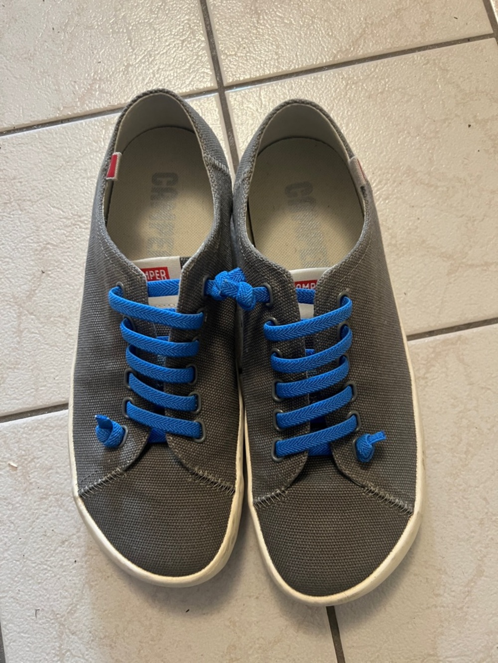 Camper peu touring runners grey with blue laces 42